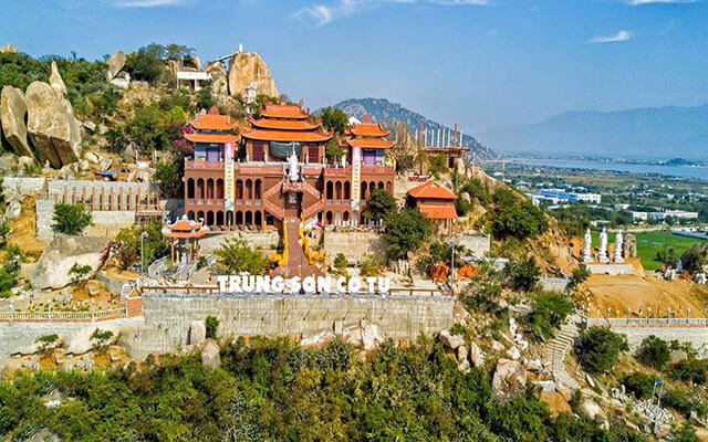 쯩선 사원(Trung Son Co Tu Pagoda)
